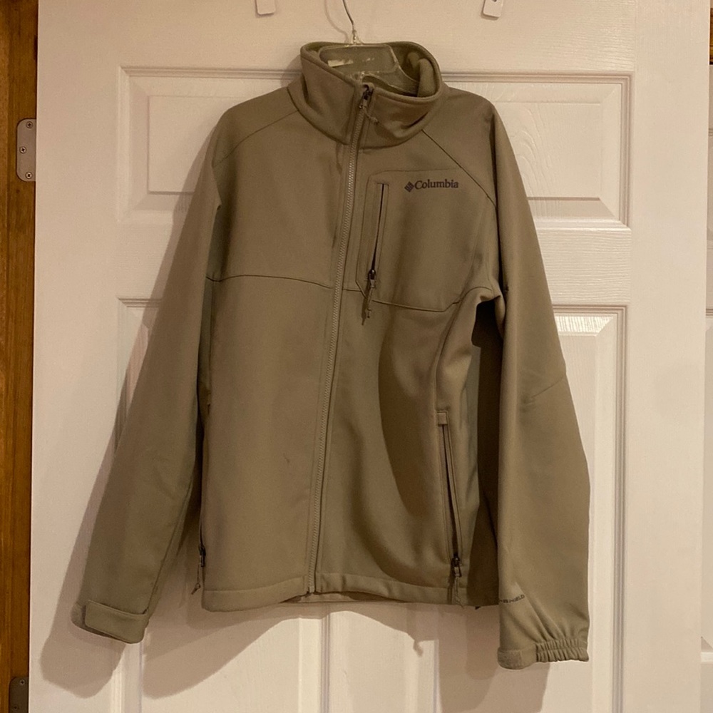 Columbia Jacket. Size M